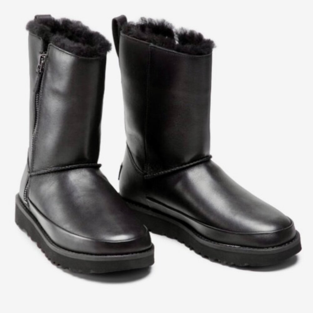 EUC UGG Classic Leather Weatherproof Short with Size Zip Black Size 7